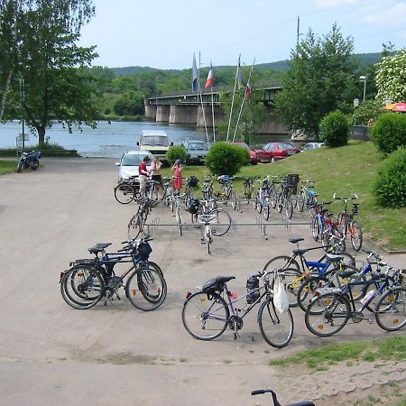 Gaestezimmer Auf Dem Campingplatz Конц Екстериор снимка