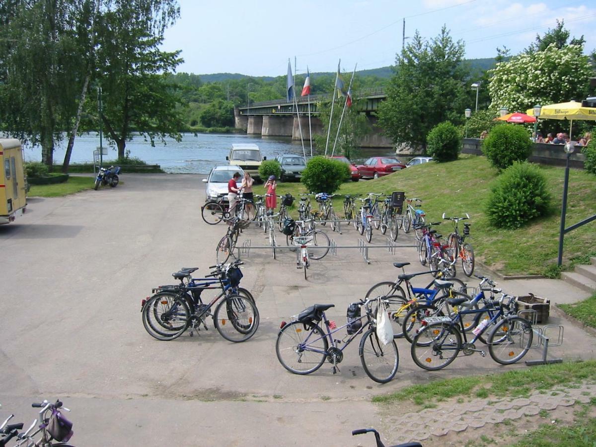 Gaestezimmer Auf Dem Campingplatz Конц Екстериор снимка